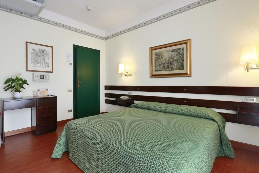 Piccadilly Hotel
